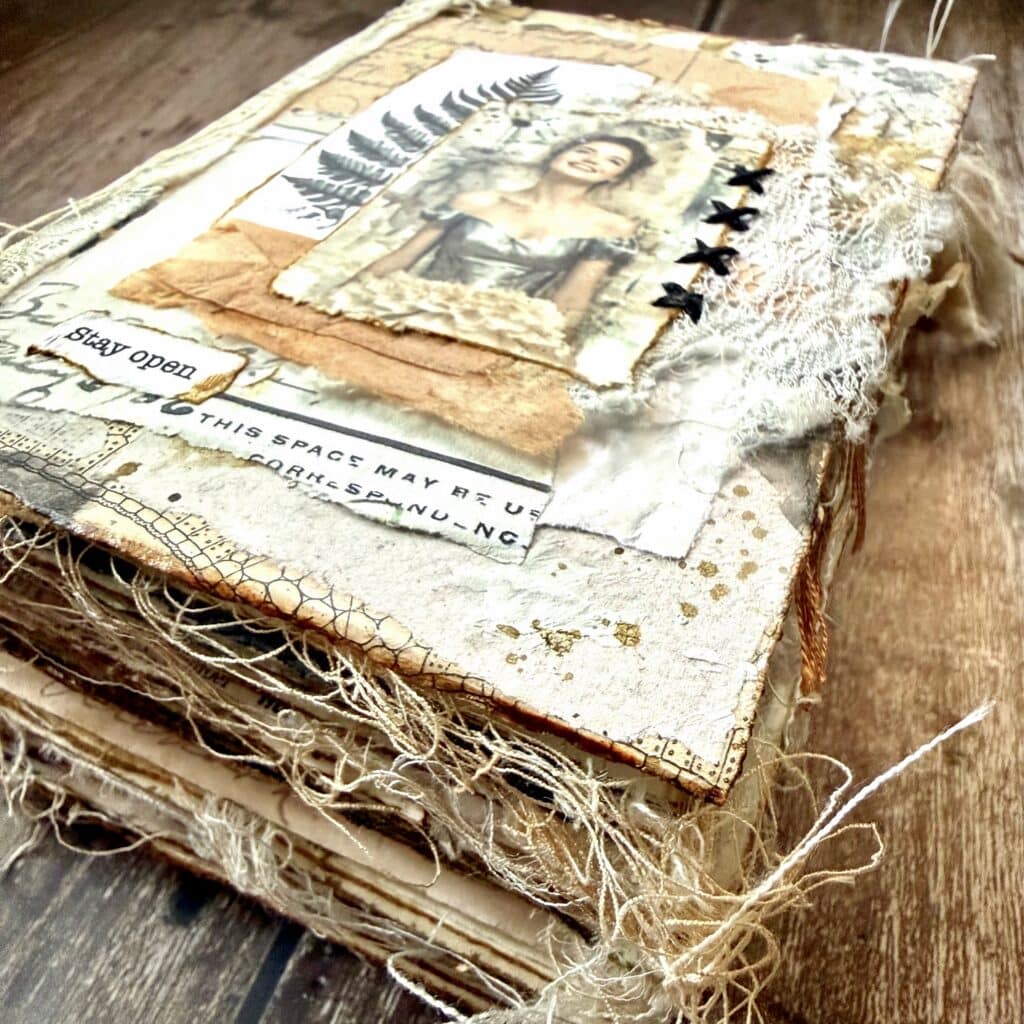 Concertina-artist-book-accordion-fold-Mixed-media-junk-journal-collage-paper-fodder-tutorial-diy-debasree-dey-art-7468